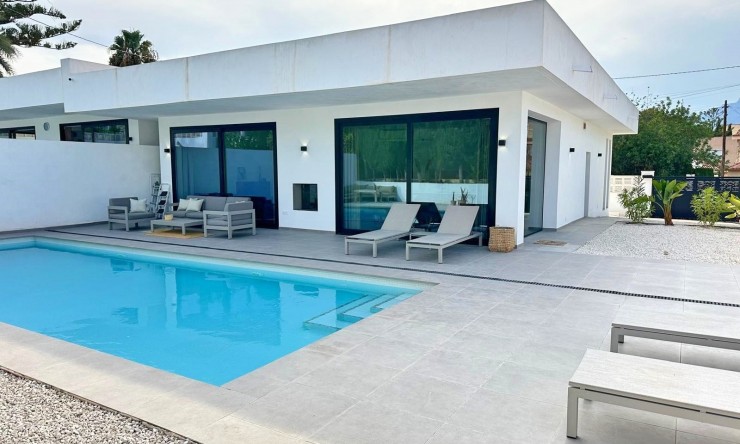 Reventa - Villa -
Albir