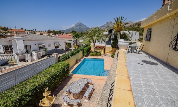 Resale - Villa -
Alfaz del Pi