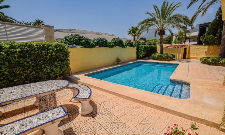 Resale - Villa -
Alfaz del Pi