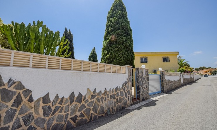 Resale - Villa -
Alfaz del Pi