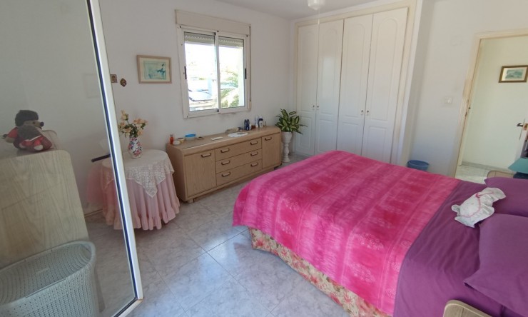 Resale - Villa -
Benijofar