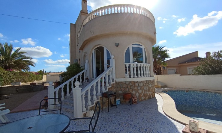 Resale - Villa -
Benijofar