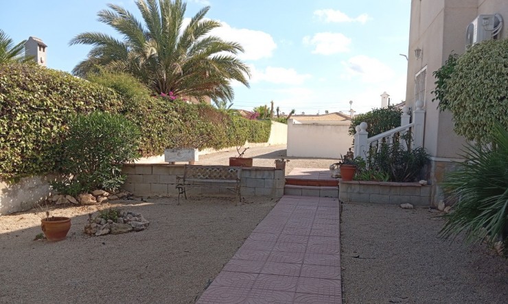 Resale - Villa -
Benijofar