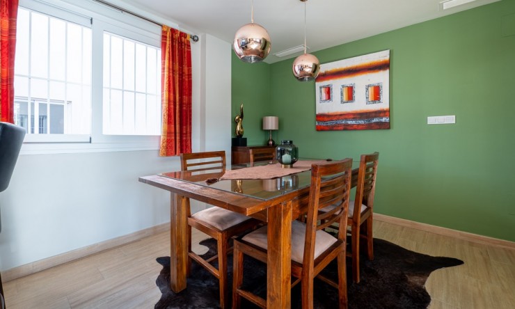 Herverkoop - Herenhuis -
Torrevieja - Nueva Torrevieja - Aguas Nuevas