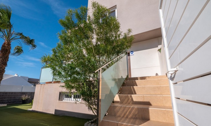 Herverkoop - Herenhuis -
Torrevieja - Nueva Torrevieja - Aguas Nuevas