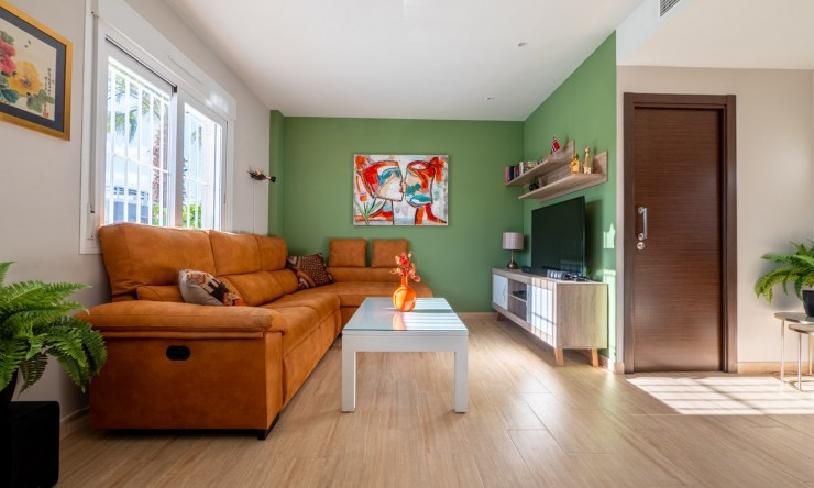 Herverkoop - Herenhuis -
Torrevieja - Nueva Torrevieja - Aguas Nuevas