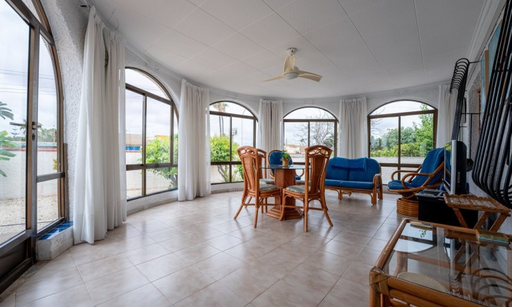 Herverkoop - Villa -
Torrevieja - La Siesta - El Salado -  Torreta
