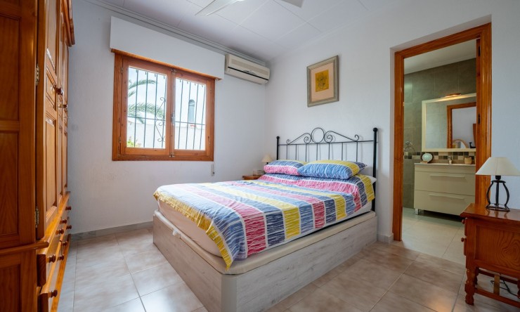 Herverkoop - Villa -
Torrevieja - La Siesta - El Salado -  Torreta