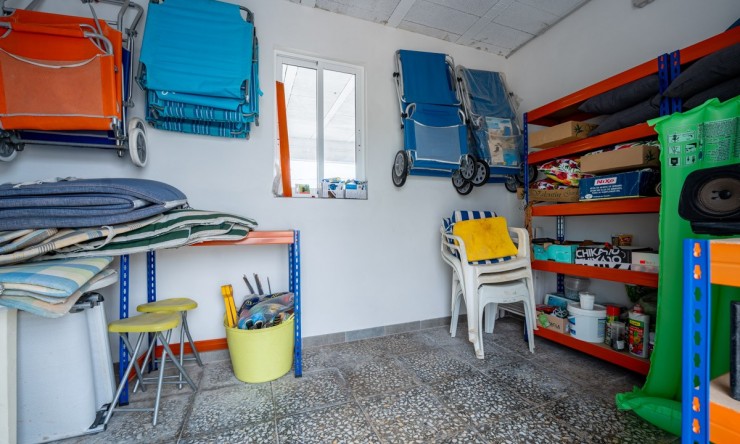 Herverkoop - Villa -
Torrevieja - La Siesta - El Salado -  Torreta