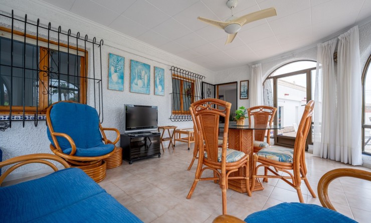 Herverkoop - Villa -
Torrevieja - La Siesta - El Salado -  Torreta