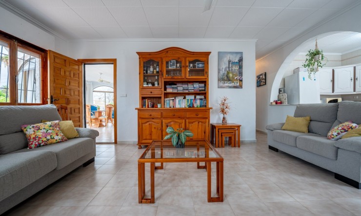 Herverkoop - Villa -
Torrevieja - La Siesta - El Salado -  Torreta