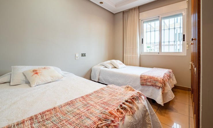 Herverkoop - Villa -
Torrevieja - Torrelamata - La Mata