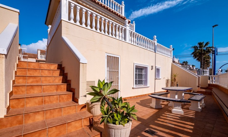 Herverkoop - Villa -
Torrevieja - Torrelamata - La Mata