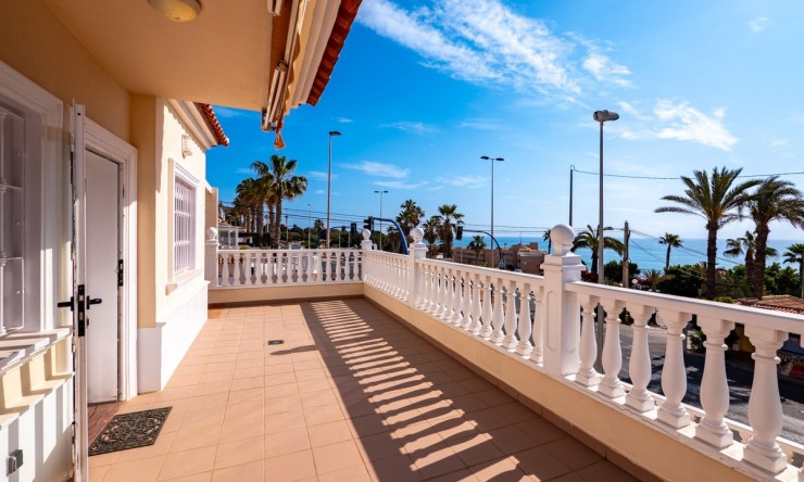 Herverkoop - Villa -
Torrevieja - Torrelamata - La Mata