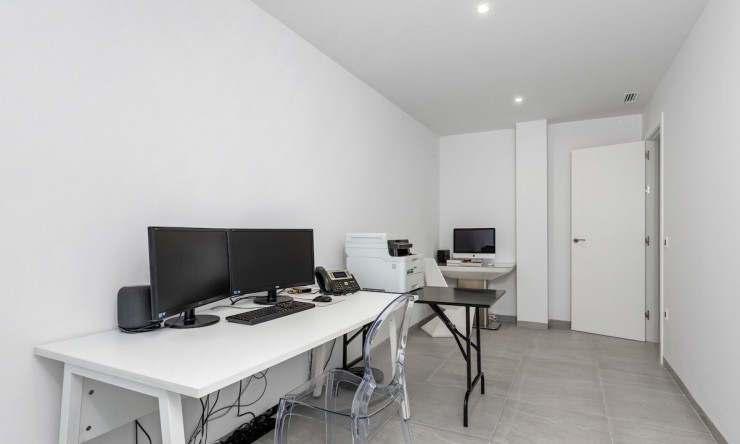 Resale - Villa -
San Miguel de Salinas