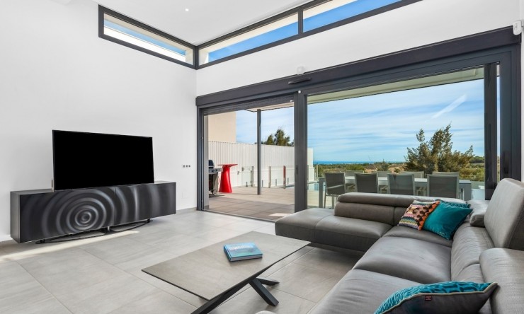 Resale - Villa -
San Miguel de Salinas