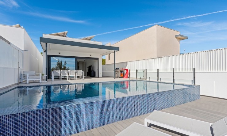 Resale - Villa -
San Miguel de Salinas