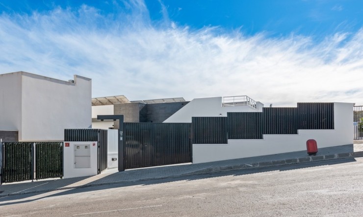 Resale - Villa -
San Miguel de Salinas