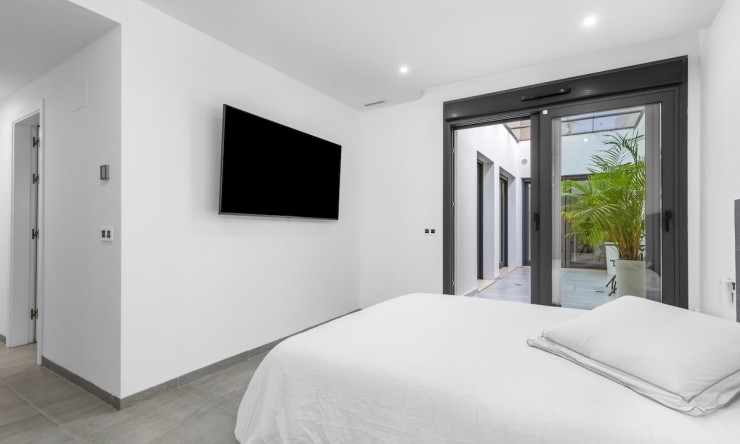 Resale - Villa -
San Miguel de Salinas