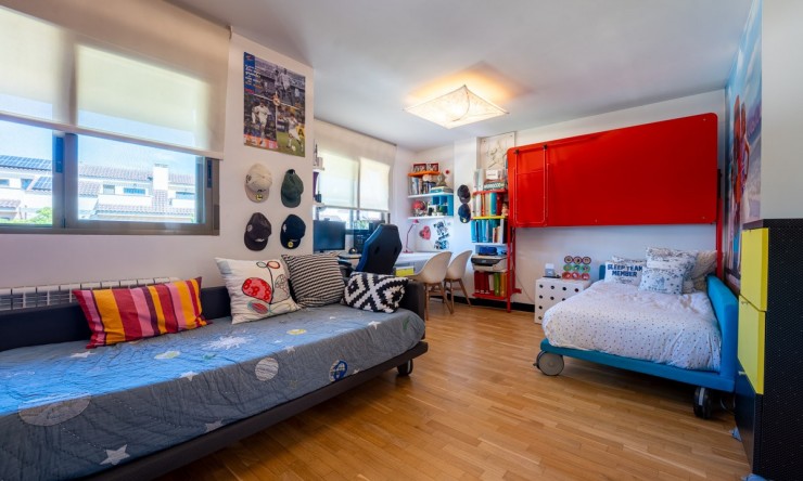 Herverkoop - Villa -
Alicante - Alicante Golf