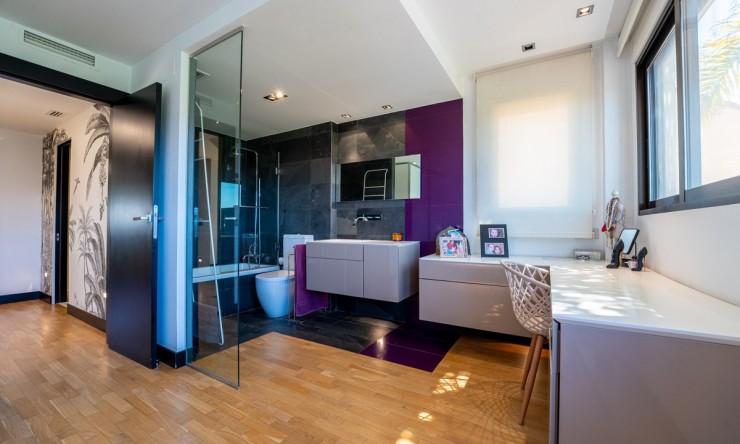 Herverkoop - Villa -
Alicante - Alicante Golf