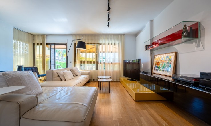 Herverkoop - Villa -
Alicante - Alicante Golf