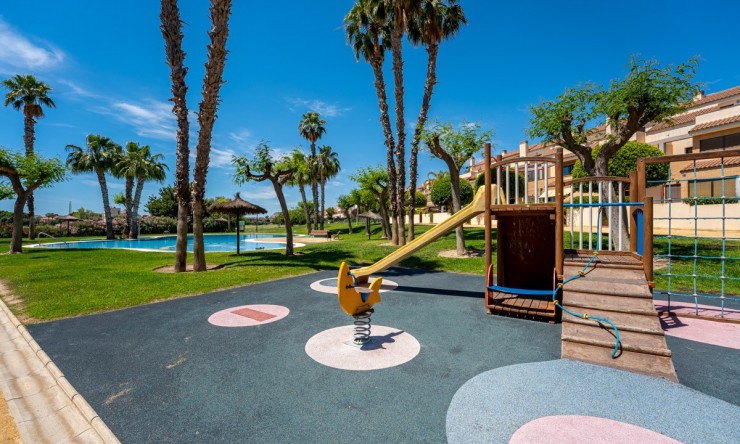 Herverkoop - Villa -
Alicante - Alicante Golf