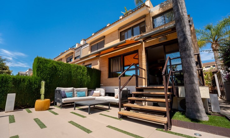 Herverkoop - Villa -
Alicante - Alicante Golf