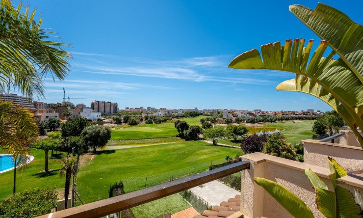 Herverkoop - Villa -
Alicante - Alicante Golf