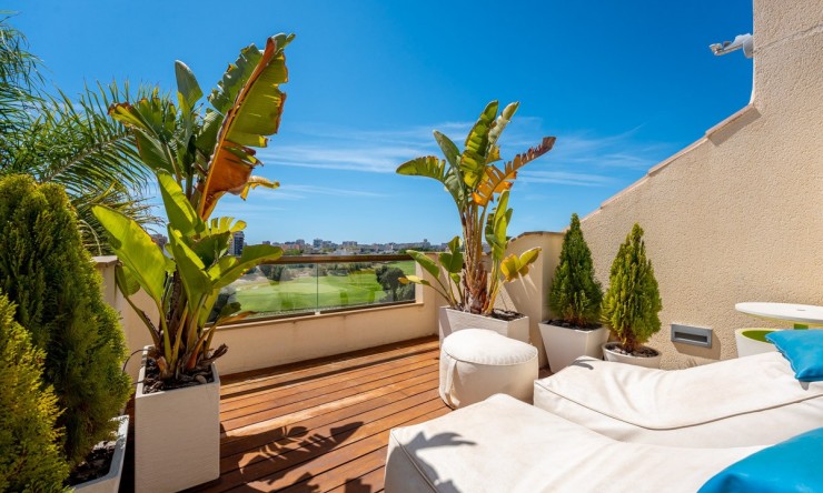 Herverkoop - Villa -
Alicante - Alicante Golf