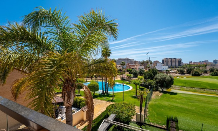 Herverkoop - Villa -
Alicante - Alicante Golf