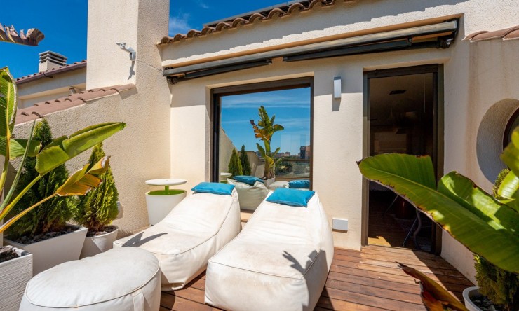 Herverkoop - Villa -
Alicante - Alicante Golf