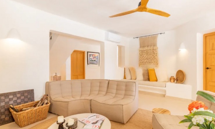 Herverkoop - Villa -
Moraira - Moravit - Cap Blanc