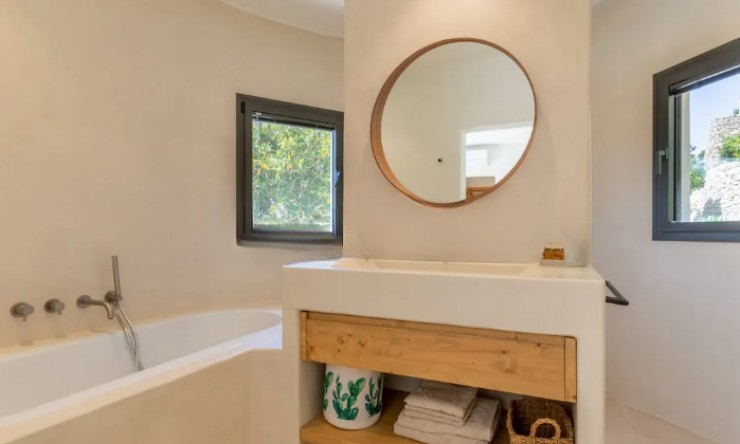 Herverkoop - Villa -
Moraira - Moravit - Cap Blanc