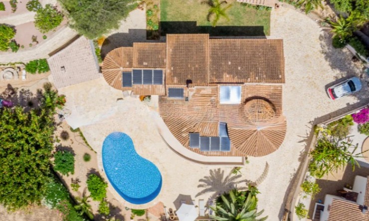 Herverkoop - Villa -
Moraira - Moravit - Cap Blanc