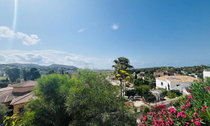 Herverkoop - Villa -
Moraira - Benimeit - Tabaira