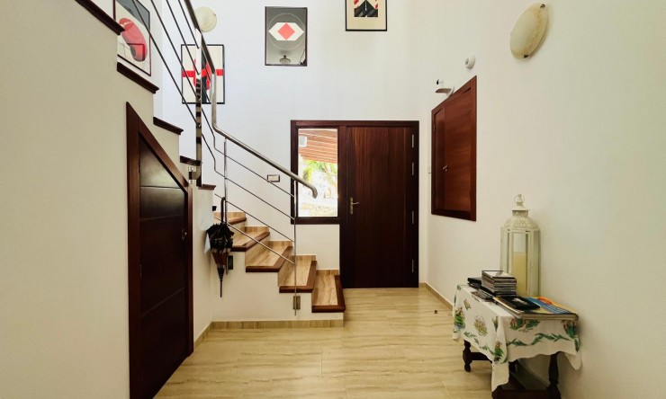 Herverkoop - Villa -
Moraira - Benimeit - Tabaira