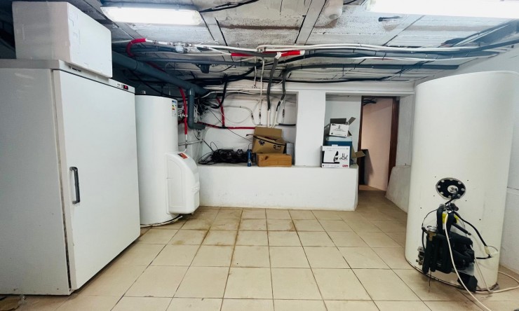 Herverkoop - Villa -
Moraira - Benimeit - Tabaira