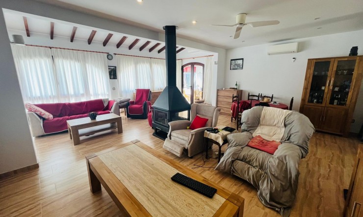 Herverkoop - Villa -
Moraira - Benimeit - Tabaira