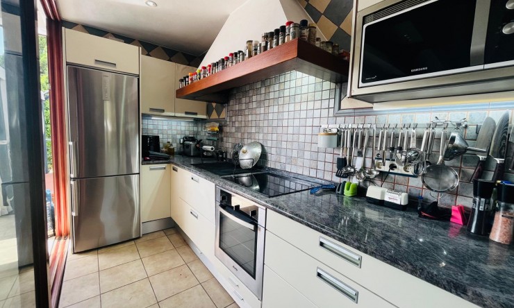 Herverkoop - Villa -
Moraira - Benimeit - Tabaira