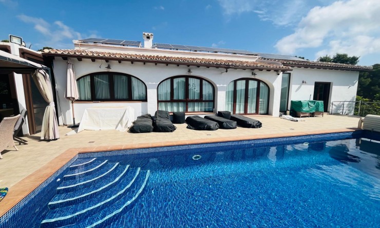 Herverkoop - Villa -
Moraira - Benimeit - Tabaira