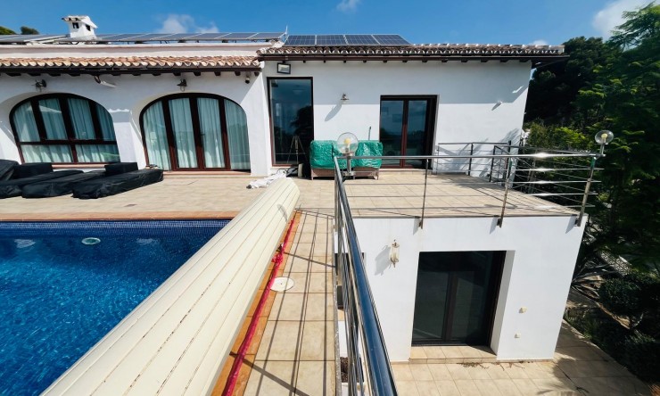 Herverkoop - Villa -
Moraira - Benimeit - Tabaira