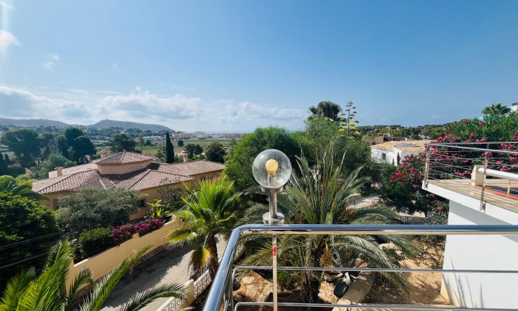 Herverkoop - Villa -
Moraira - Benimeit - Tabaira