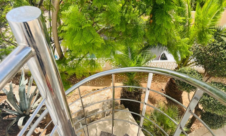 Herverkoop - Villa -
Moraira - Benimeit - Tabaira