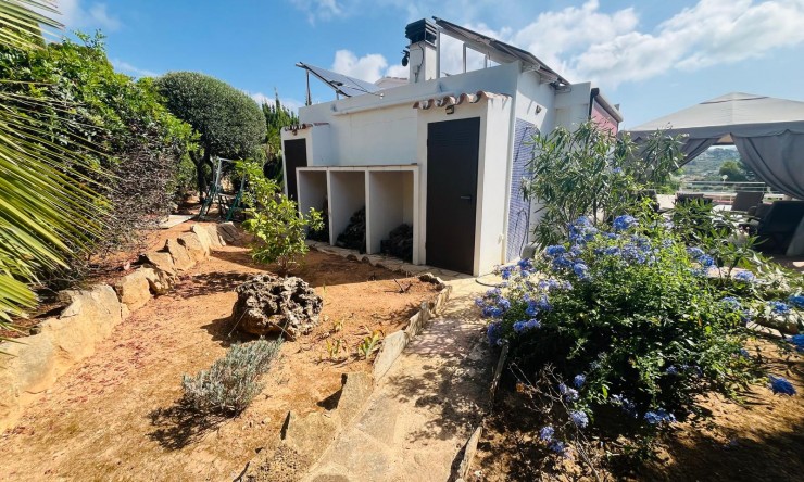 Herverkoop - Villa -
Moraira - Benimeit - Tabaira