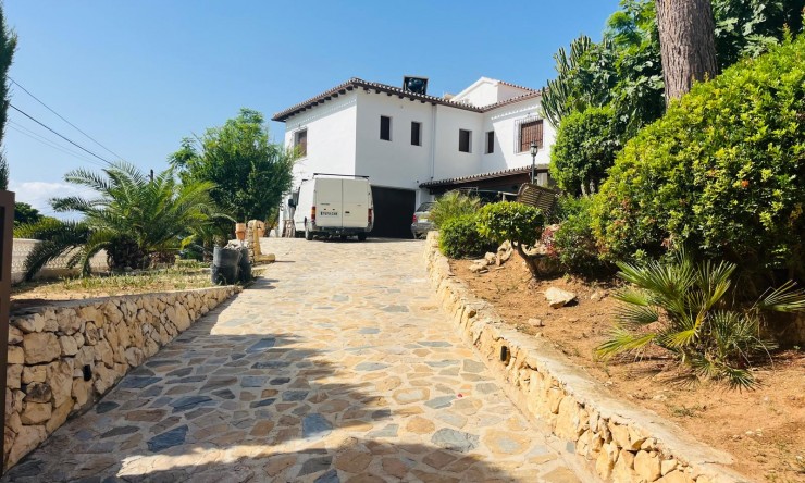 Herverkoop - Villa -
Moraira - Benimeit - Tabaira