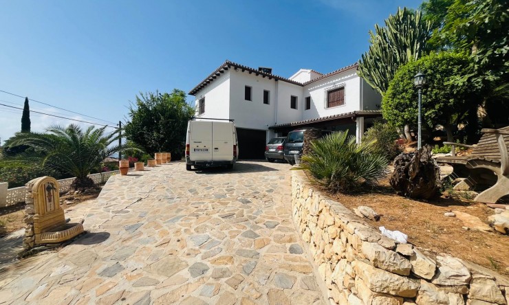 Herverkoop - Villa -
Moraira - Benimeit - Tabaira