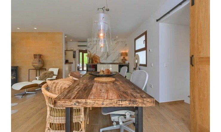 Herverkoop - Villa -
Moraira - Benimeit - Tabaira