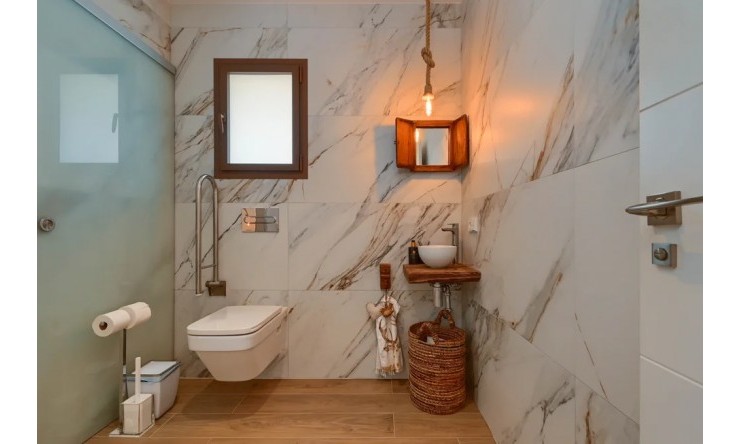 Herverkoop - Villa -
Moraira - Benimeit - Tabaira