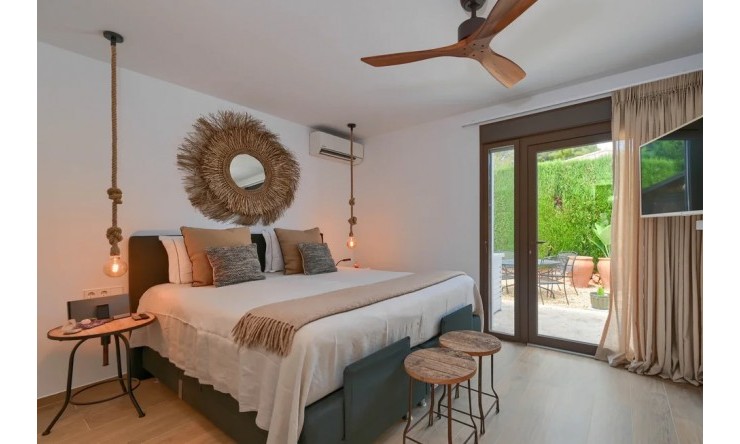 Herverkoop - Villa -
Moraira - Benimeit - Tabaira